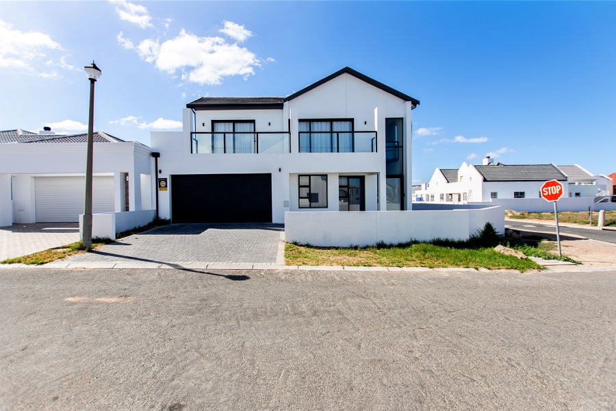 3 Bedroom Property for Sale in Sandy Point Western Cape